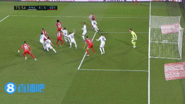 反转!本泽马被放倒但米利唐禁区手球在先,拉基蒂奇点射完成传射