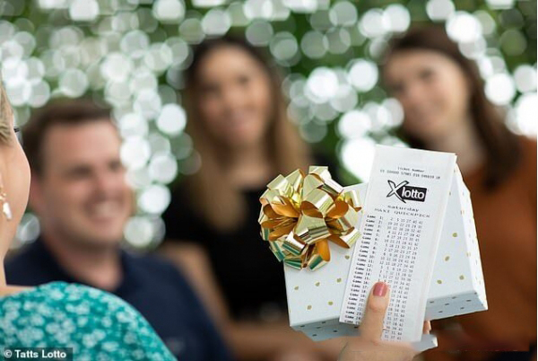 男子预感自己会中奖，随手买彩票果然中了900万