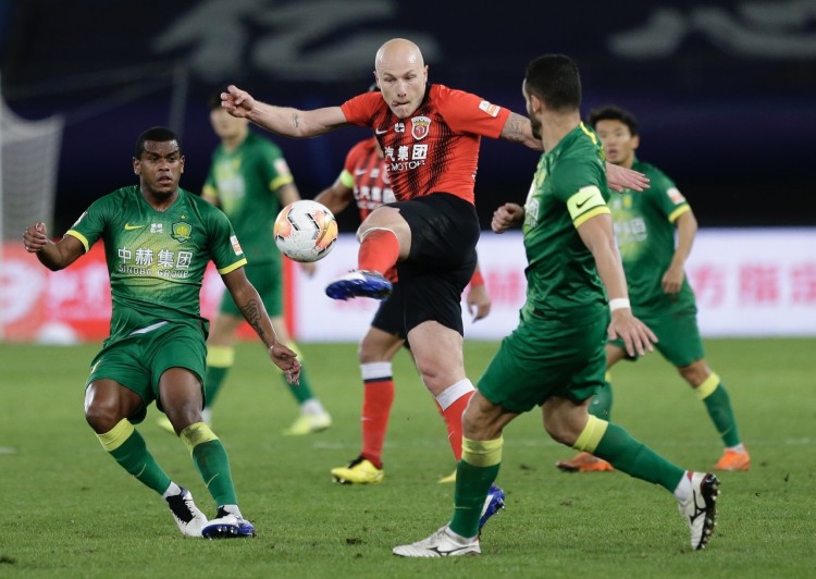 沪媒：穆伊近期返回上海，在结束防疫隔离后即可归队