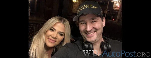 Phil Hellmuth被抓到给克洛伊-卡戴珊上扑克课