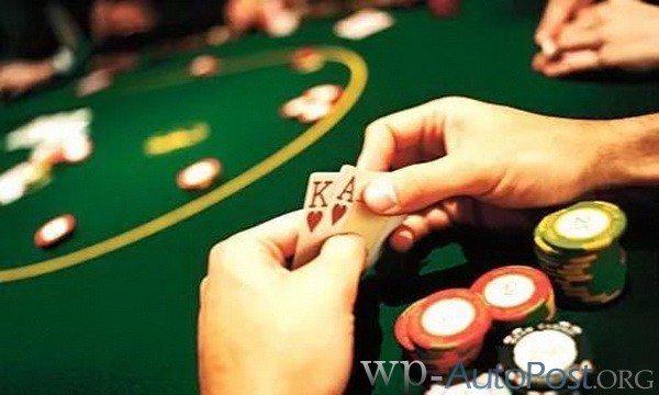 德州扑克翻牌圈同花面,你应该下小注!