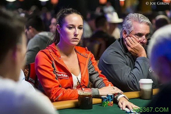 俄裔女牌手竟是特工，色诱FBI探员探取机密