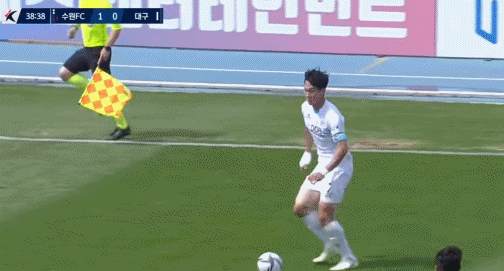 霉运不断!朴志洙进球了,是个乌龙球?