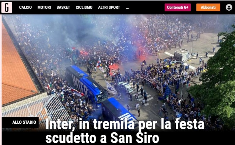 米体：国米球迷在球场外聚集庆祝夺冠，均遵守防疫及安保规定