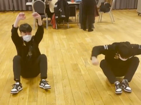 赛前花絮:没有一个起身成功的RNG选手们