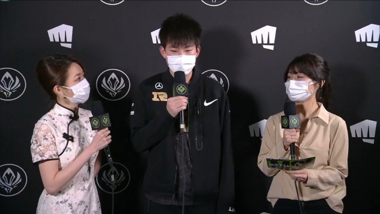 韩文采访RNG.Xiaobai：RNG的目标一定是冠军，VN对线太弱了