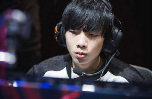 【流言板】Smlz在近期去了UP战队试训，继续复出计划