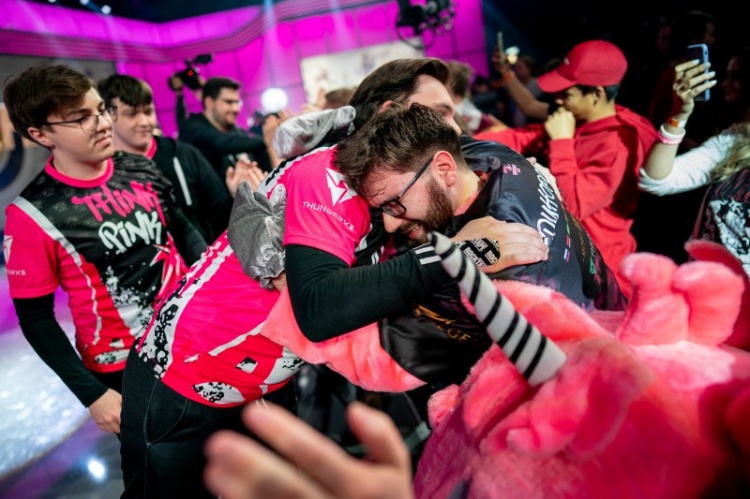 UOL.Nomanz:第一轮结束后就清楚赢不了RNG 他们中野联动太棒了