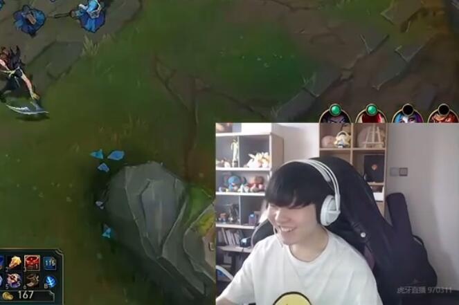 Rookie看队友盲僧龟速摸眼:这人有点问题 摸眼速度跟分段不匹配