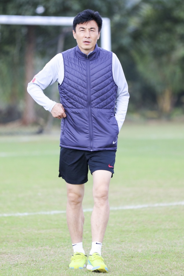 李玮锋：泰山队在郝指导重新带队后更注重技战术，很有希望争冠