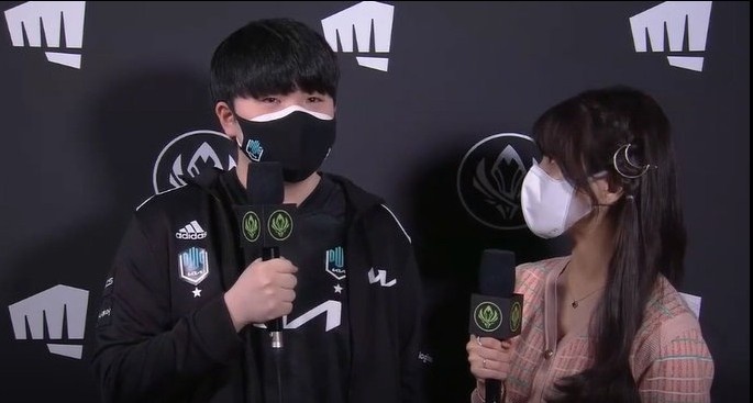 DK赛后Canyon韩文流采访:Kkoma非常想尝试亚索皎月组合