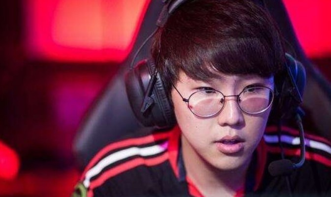 Imp本人直播公开道歉：UZI那件事 是我说错话了