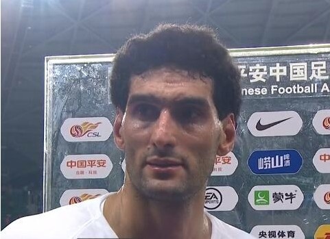 费莱尼：双方整体表现势均力敌 目前排名第一是很好的结果