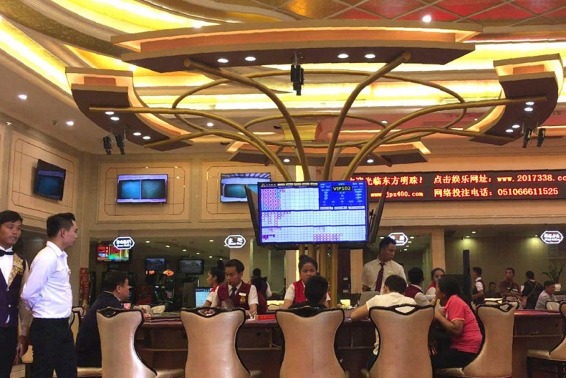 内地打击跨境赌博 澳门赌厅集团转型争中场生意