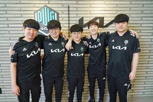 外文解说吐槽:DK真的用了选择权吗?觉得MAD弱于PSG?