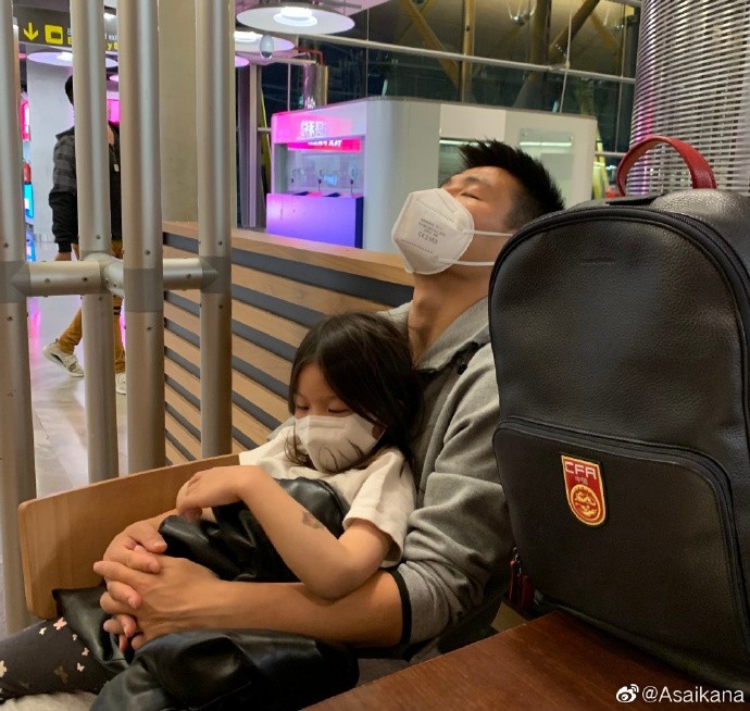 武磊与国足汇合是“边隔离边比赛”，所有人员处于防疫闭环之内