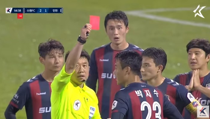 how old are you?朴志洙补时手球送点+染红,水原FC遭点球绝平