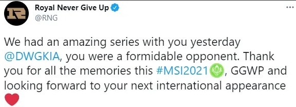 友谊第一!RNG官推晒出WEI和Ghost互换队服照片