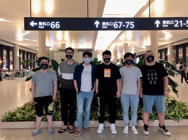 WePlay主办方晒照:VG、PSG.LGD先后抵达基辅 IG正在路上