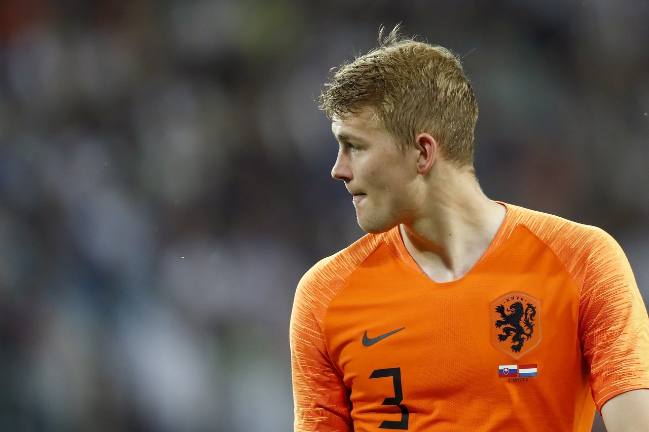 荷媒:德里赫特今日退出荷兰队合练,尚不清楚是否与脚踝伤势有关