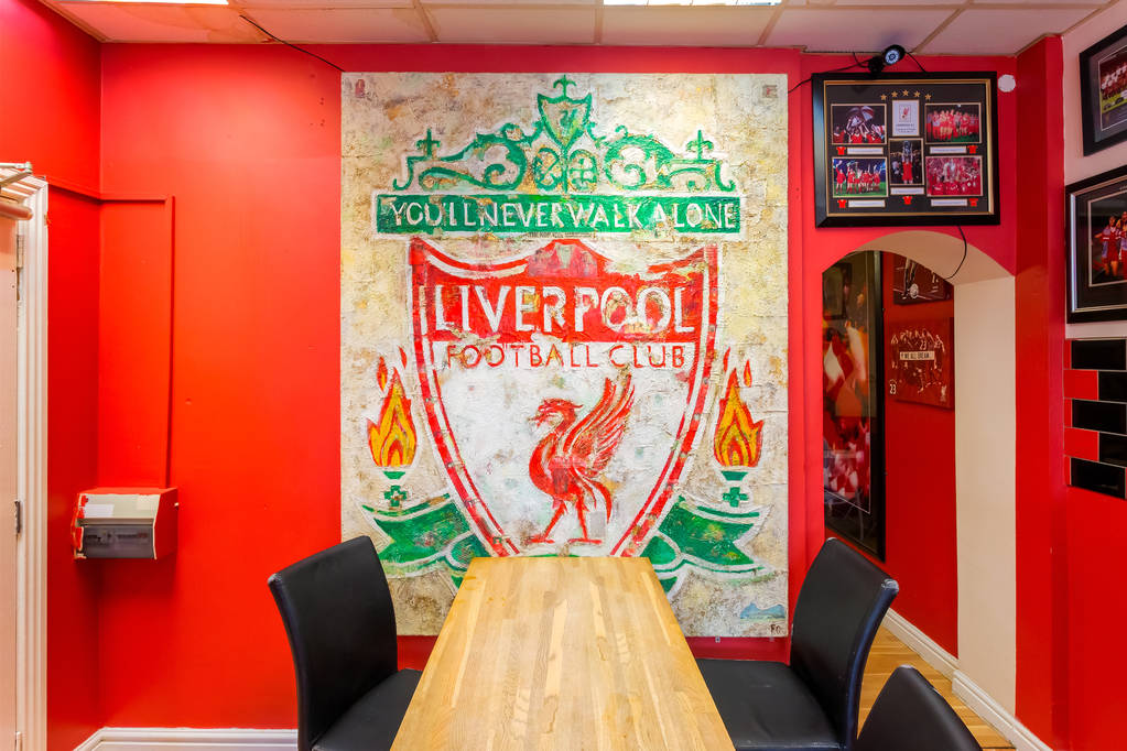 天空体育：赛季最后一场英超主场，红军埃弗顿部分球迷可入场观赛