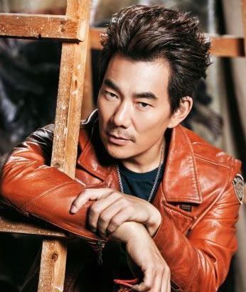 他因赌博倾家荡产, 绝望时写下一首歌, 却成就了一代歌王