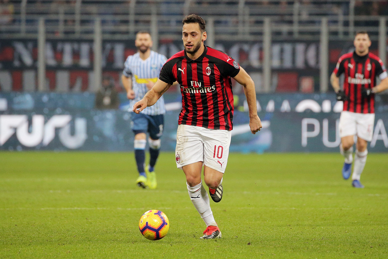 土耳其欧洲杯30人初选名单:恰尔汗奥卢、伊尔马兹领衔