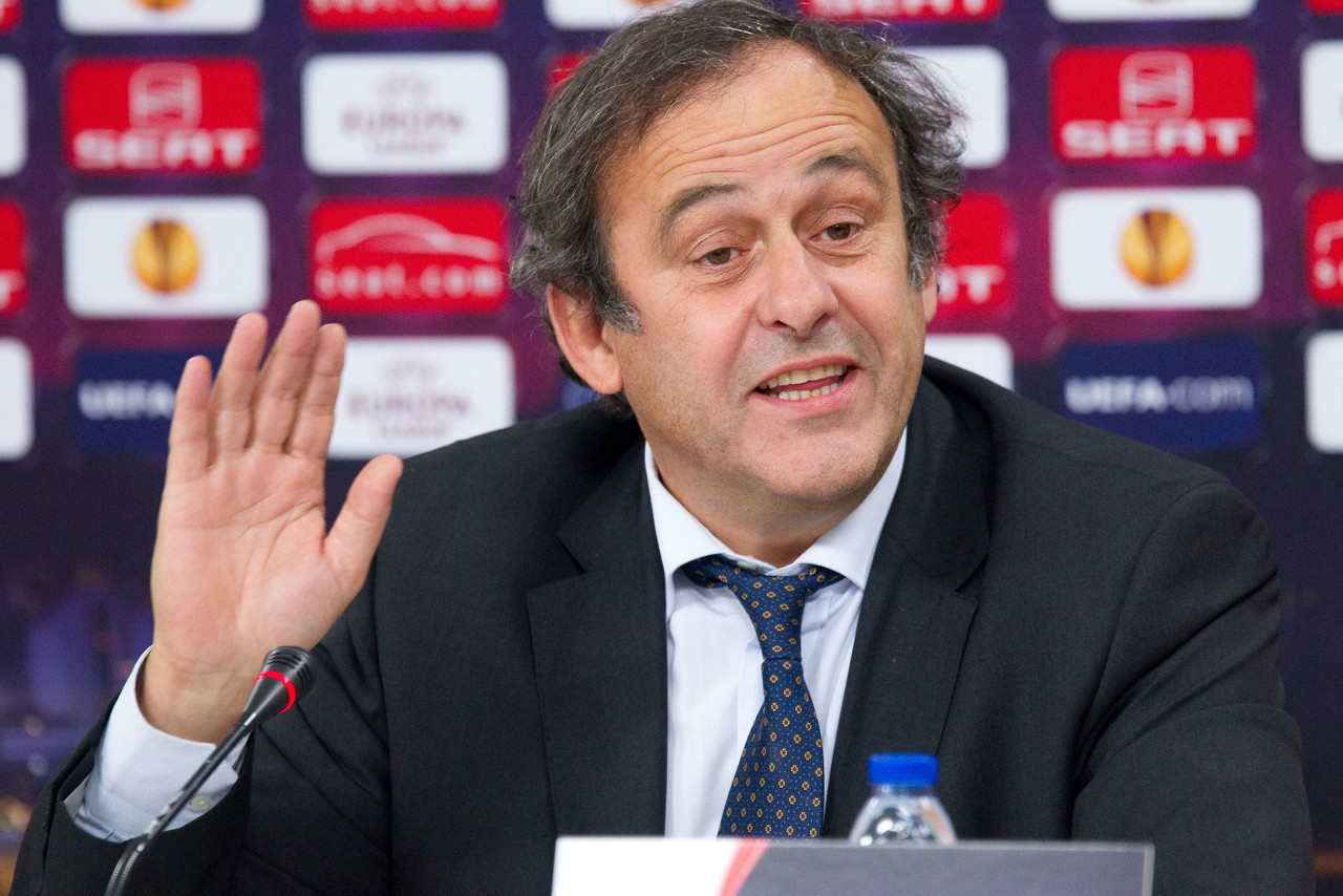 普拉蒂尼:本泽马在皇马成就了C罗,他将让姆巴佩变得更强