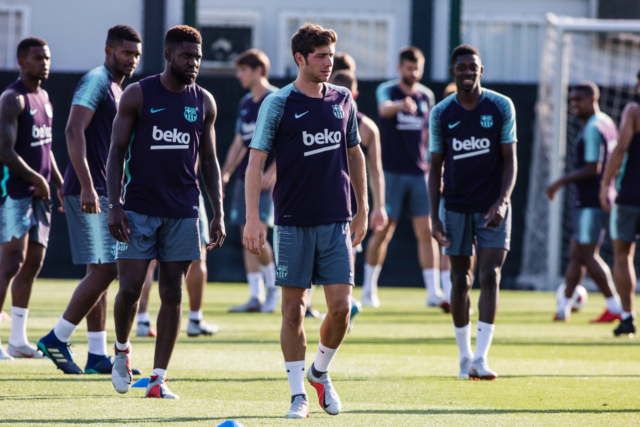 世体:巴萨打算对阵容进行深度调整,多达14人可能离队