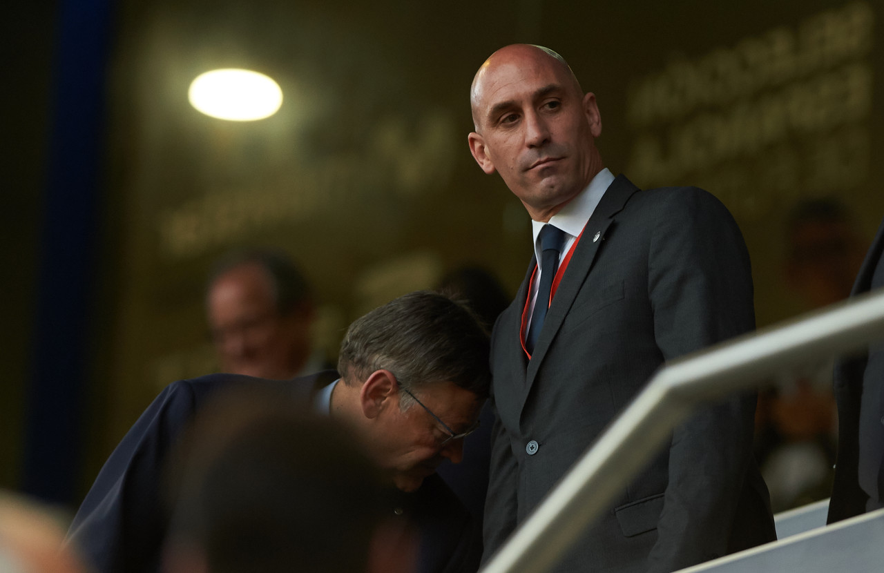 科贝电台:西足协主席主动请缨担任皇萨文与欧足联对话的协调人