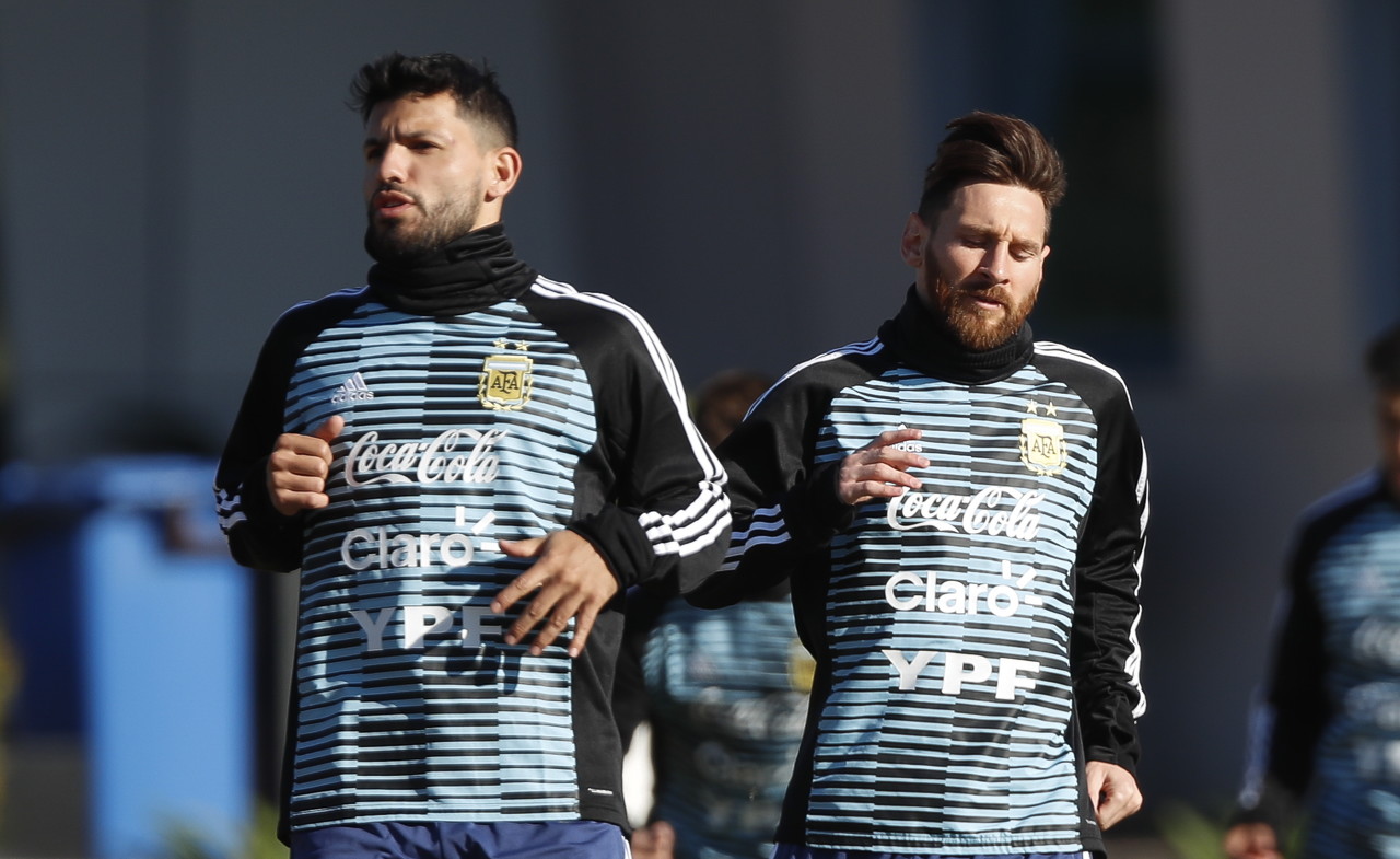 马斯切拉诺:阿圭罗加盟有助于梅西留队,科曼的工作做得很好