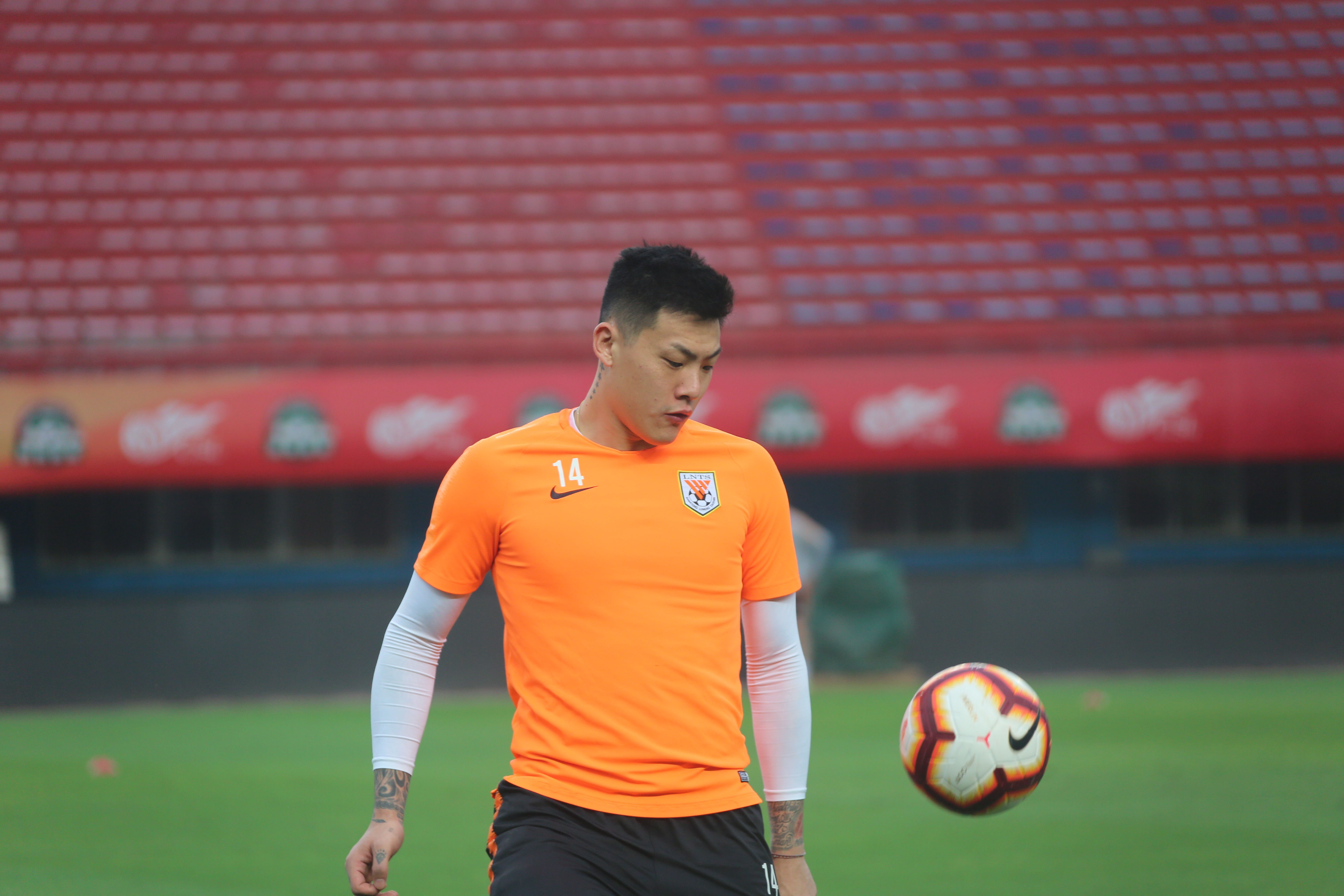 记者：补招进入国足的王大雷、郑铮，将在今晚联赛后前往国足