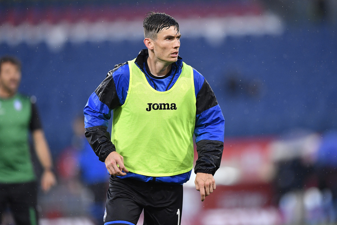 官方：送点后出现不冷静行为，亚特兰大中场德容恩被禁赛4场