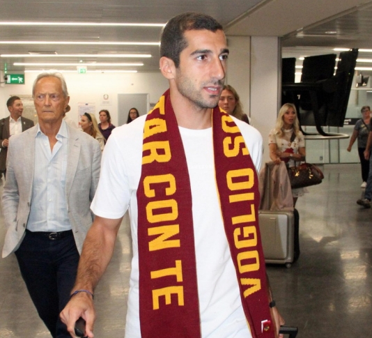 意媒:拉伊奥拉向米兰推荐姆希塔良,后者可能成为米兰的理想选择