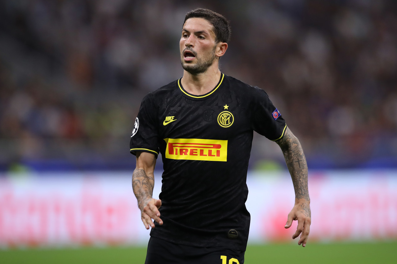 意媒：紫百合准备与国米谈判引进森西，至少需约1500万欧