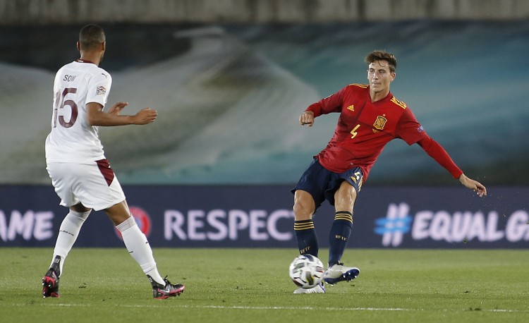 阿斯报:皇马和曼联均有意比利亚雷亚尔后卫保-托雷斯