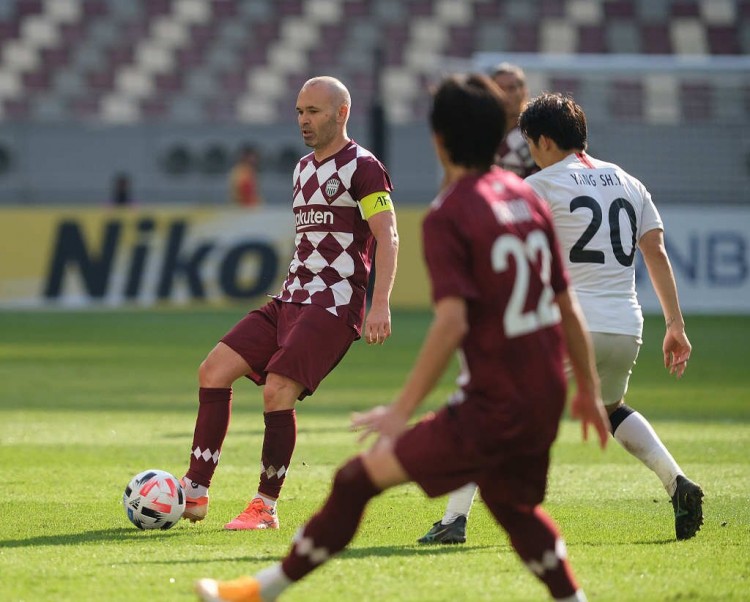 伊涅斯塔：梅西、布斯克茨和阿尔巴三人将决定比赛走向