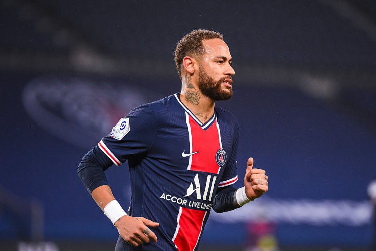 内马尔:完美的球员是C罗的身体+梅西的左脚+我的右脚