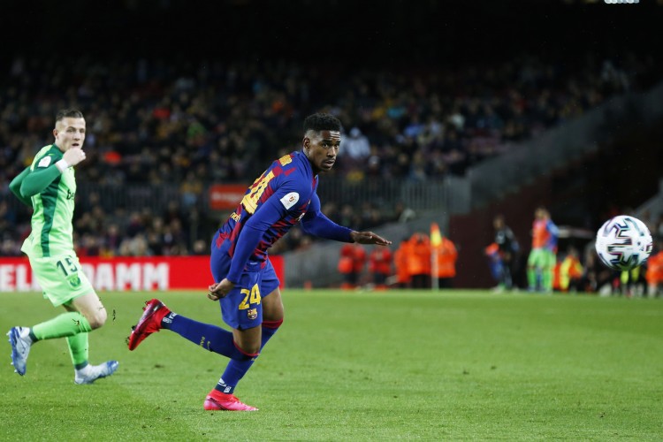 世体：米兰双雄等队有意菲尔波，巴萨愿意出售