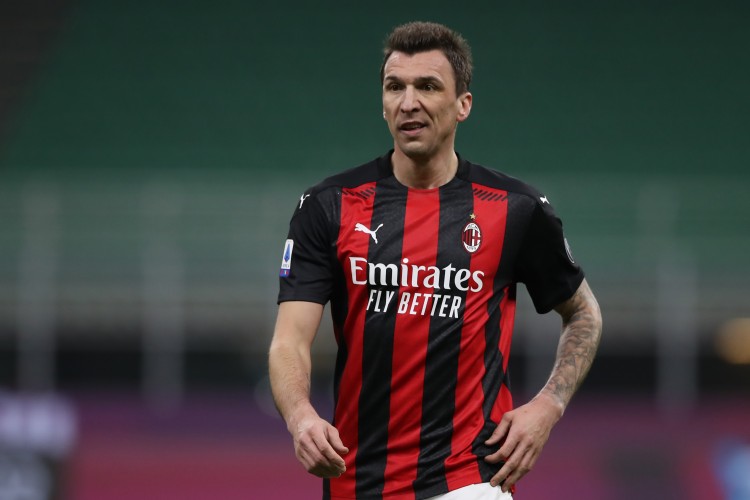 格局!记者:曼朱继放弃3月份薪水后,又把4月5月薪水捐给慈善