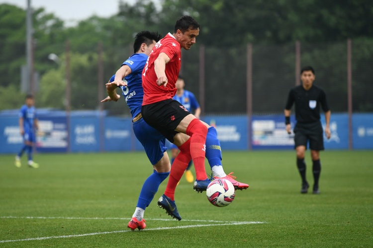 前泰州远大外援：俱乐部伪造签名交表 中国100年也进不了世界杯