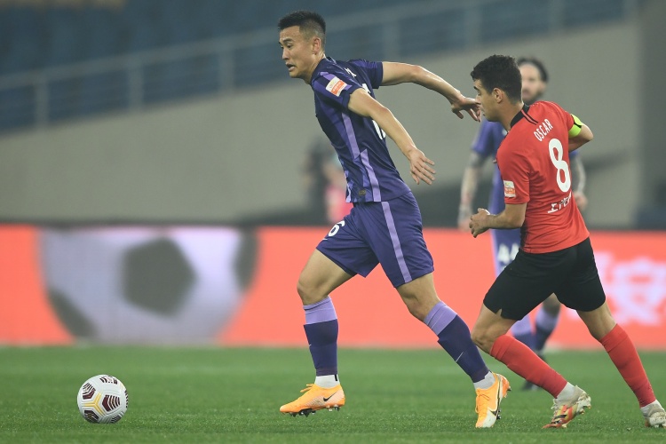 津门虎球员李想：鼻子看上去没特别歪就这样了，做手术太耽误事