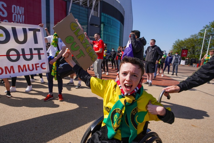 太阳报:因欧超事件和球迷抗议风波,曼联失去了2亿镑的潜在赞助