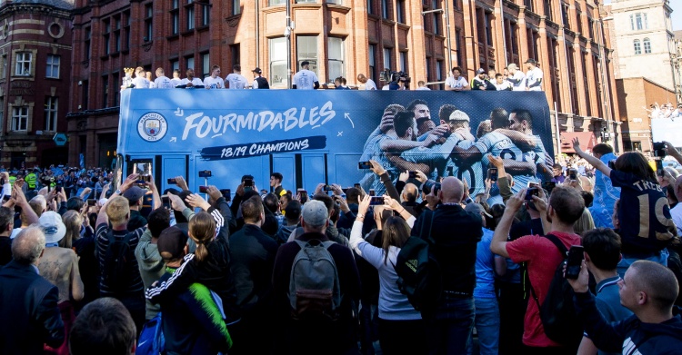 邮报：曼城考虑不进行传统游行巴士庆祝，仅安排在主场的夺冠庆典