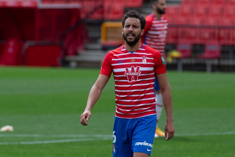 格拉纳达队长新冠检测呈阳性，将缺阵主场面对皇马的比赛