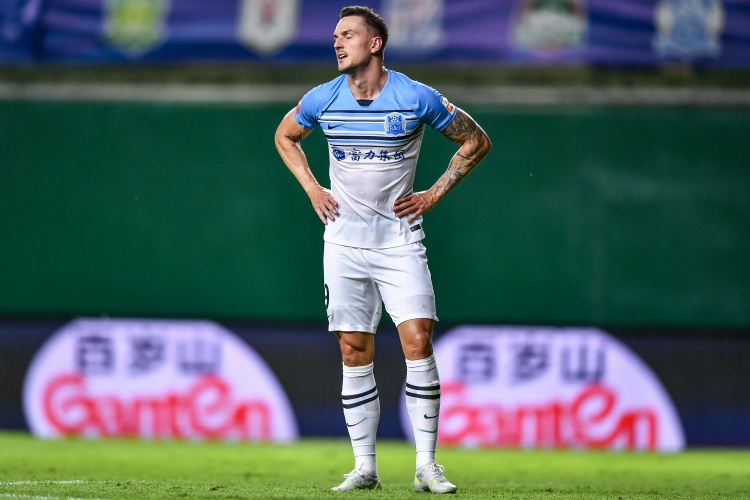 半场-蒂亚戈劲射中框韩佳奇扑单刀 广州城暂0-0沧州雄狮