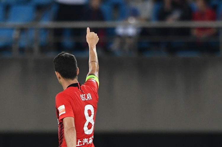 半场-奥斯卡百场世界波吕文君头槌 海港2-0大连人