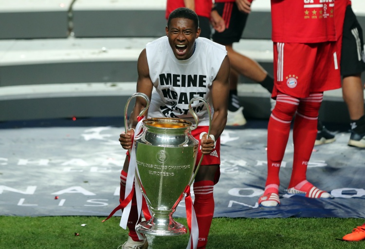 弗里克:阿拉巴在三个位置上都是世界级,他是球队的核心