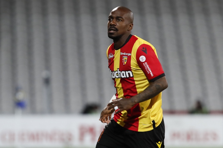 官方：朗斯从亚眠买断卡库塔，买断费500万欧合同签至2023年6月