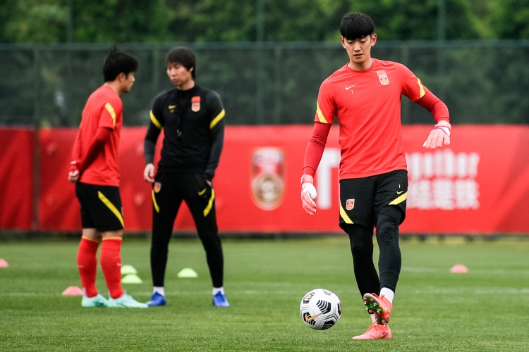 新华社:国足只要做好自己,晋级12强赛的主动权仍掌握在自己手中